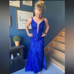 Size 2 blue sparkly prom dress